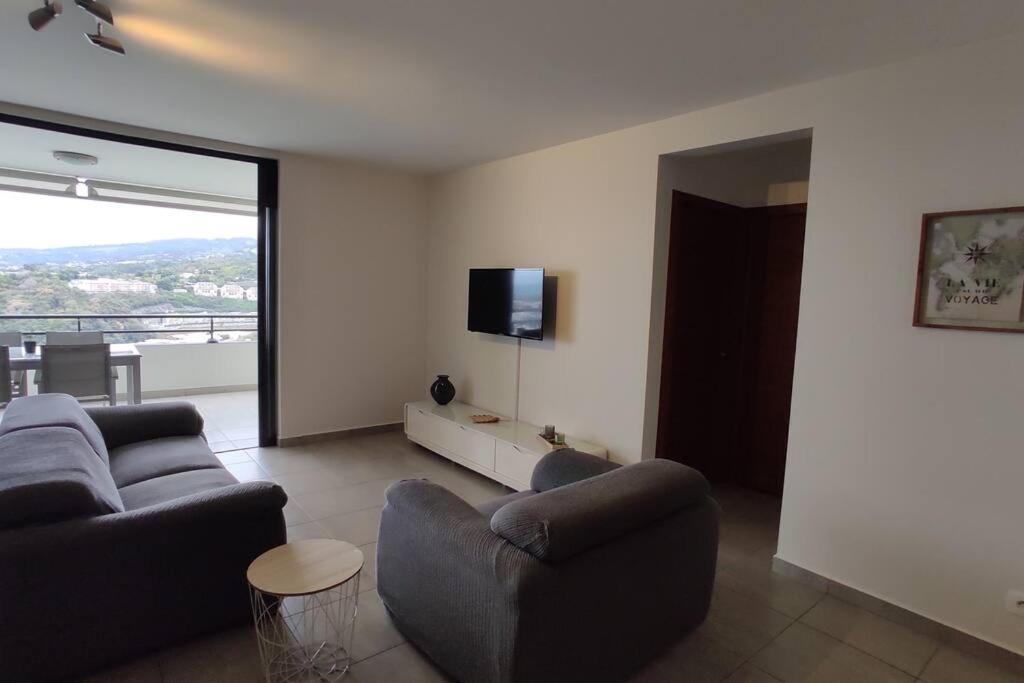F3 Sur Papeete Vue Mer Et Piscine Exterior photo